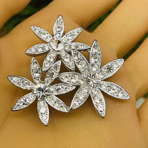 Jewelry - Vintage LC Liz Claiborne Flower Floral Brooch Pin with Clear Rhinestones  1195